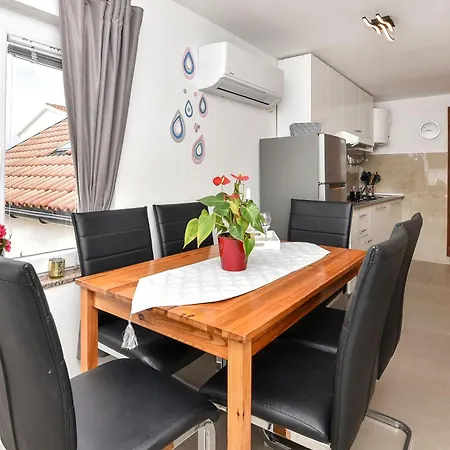 Apartment Matanovic *