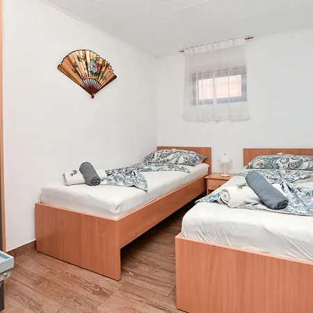 Matanovic Apartment Vir